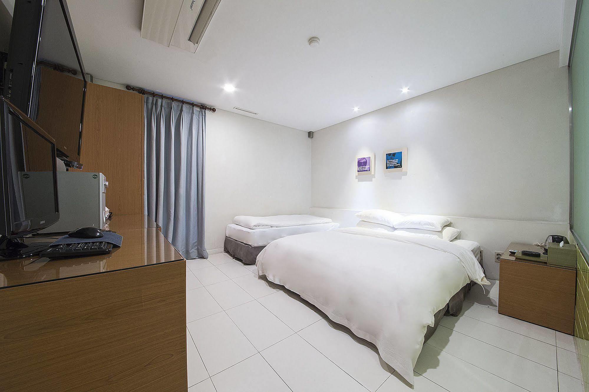 Mate Hotel Seoul Gimpo Dış mekan fotoğraf