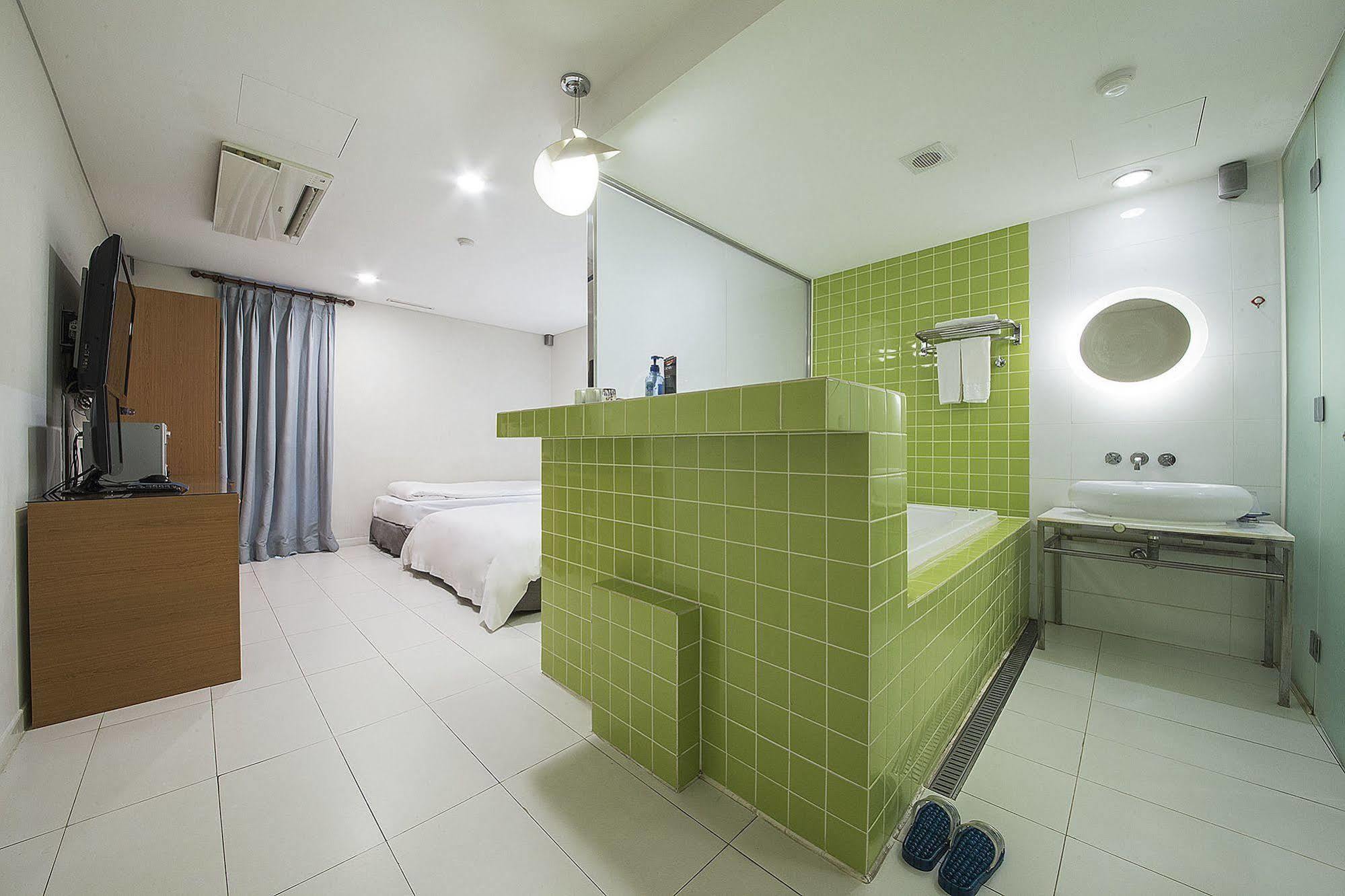 Mate Hotel Seoul Gimpo Dış mekan fotoğraf